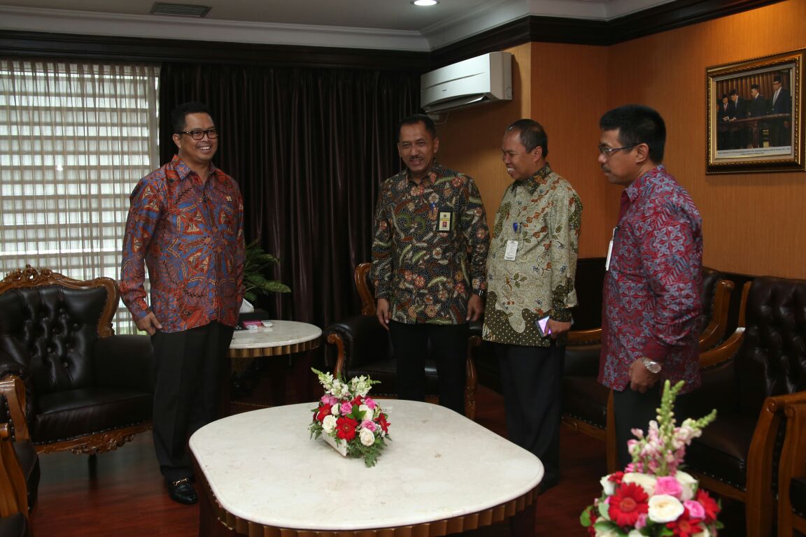 Mahyudin Menerima Tamu Dirjen Pajak 29/03/2016  Majelis 